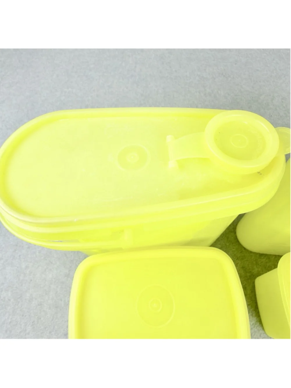TUPPERWARE Yellow 8 Piece Set 4 Containers w Lids 587 1243 Shelf Saver